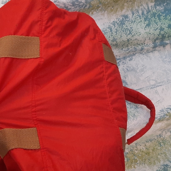 1970's red and tan duffle bag crossbody or handles great condition - Picture 5 of 7